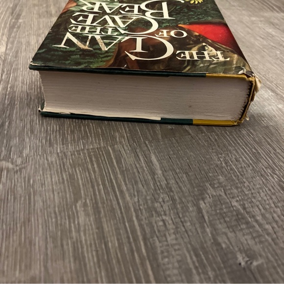 Vintage Clan Of The Cave Bear Jean M Auel Earths Children Book Hardcover 1980 - Picture 8 of 10